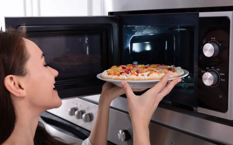 Can You Cook Ellio's Pizza In the Microwave? (Must Know) 2022