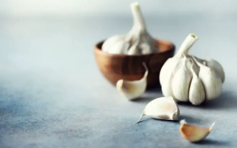How Much Does A Clove Of Garlic Weigh? (Grams, Kgs, & Ounces)