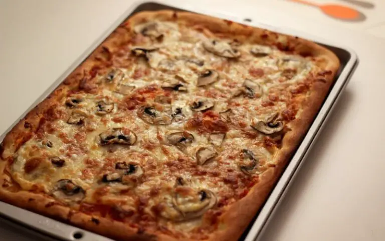 Detroit Style Pizza Pan Alternative! (3 Alternatives)