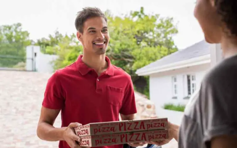 Why Does Pizza Hut Not Deliver To Me? (Explained)